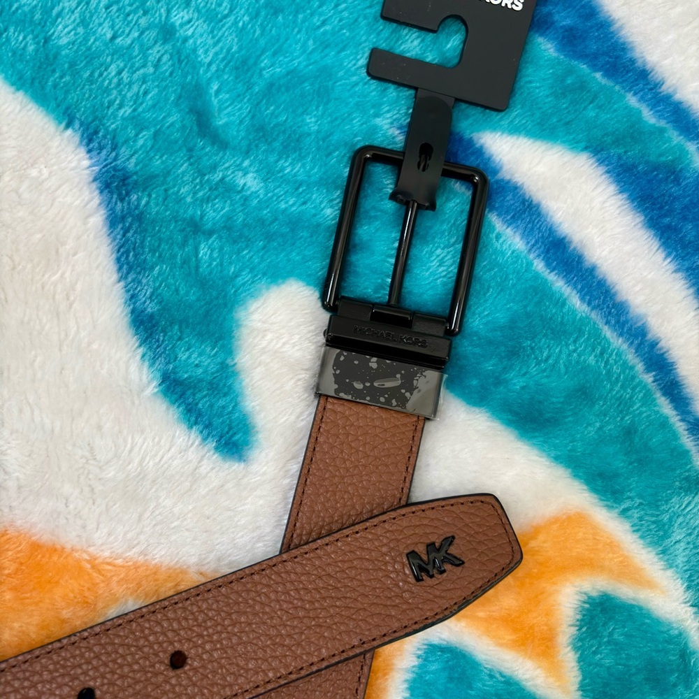 NWT Michael Kors Men's Reversible 34mm Brown Leather Belt with Black Buckle - Picture 2 of 8